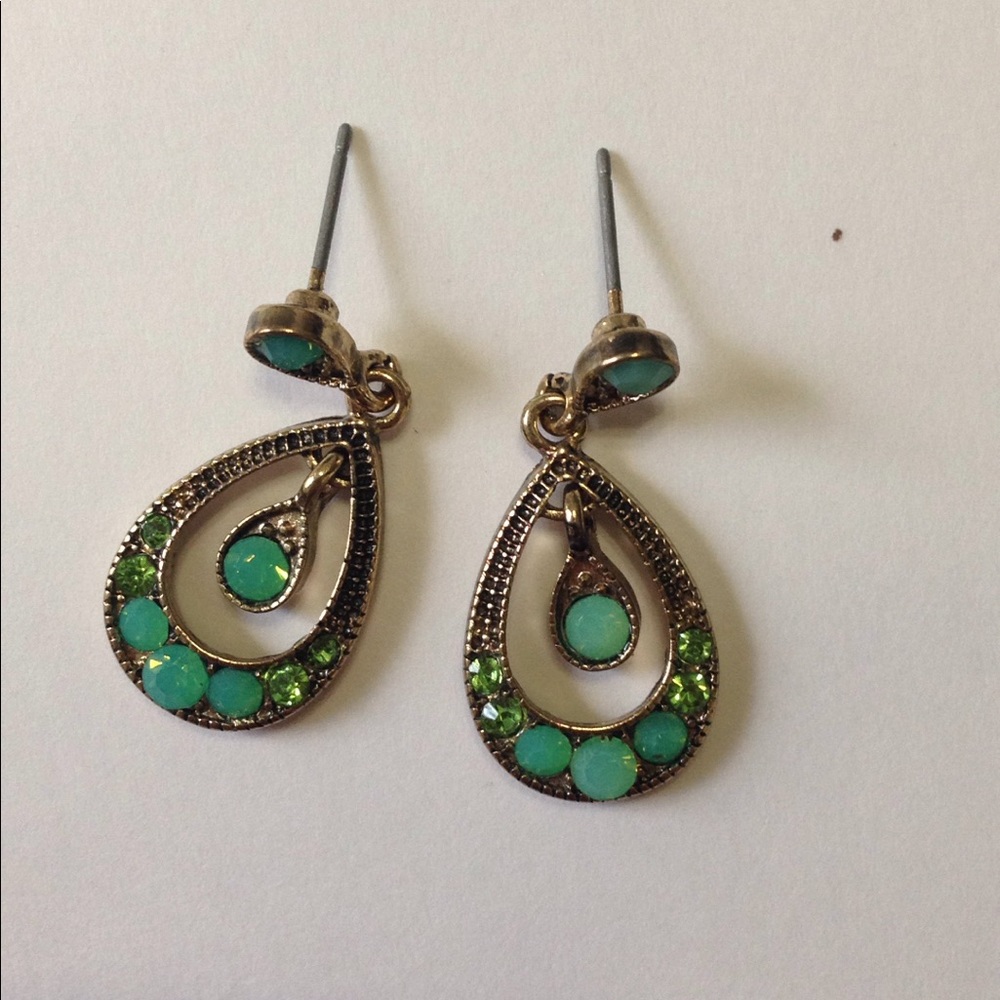 Dangle earrings